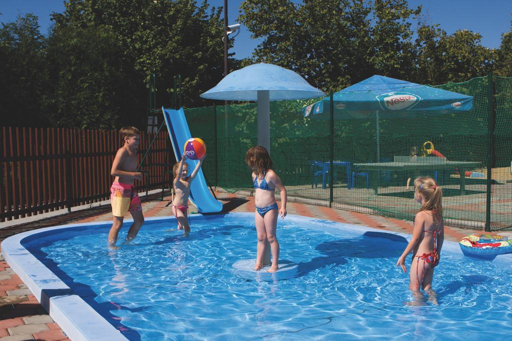 Camping Oase Praha Hotel Zlatniky  Luaran gambar