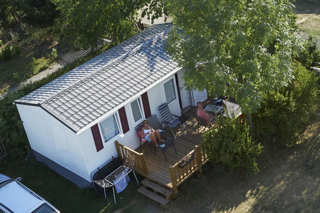Camping Oase Praha Hotel Zlatniky  Luaran gambar