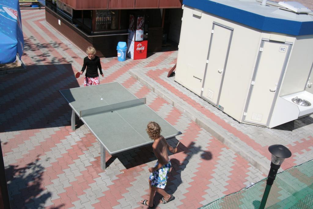 Camping Oase Praha Hotel Zlatniky  Luaran gambar