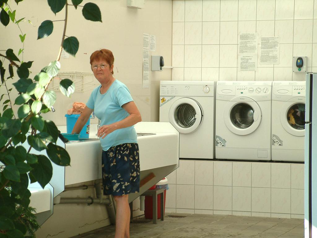 Camping Oase Praha Hotel Zlatniky  Luaran gambar